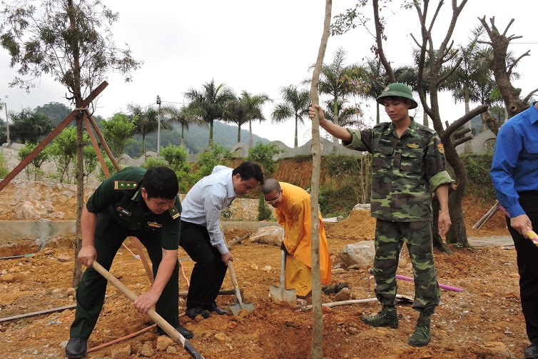 Chương[-]trình[-]“Trồng[-]1000[-]cây[-]hoa[-]ngọc[-]lan”[-]đến[-]với[-]chùa[-]Tân[-]Thanh,[-]Lạng[-]Sơn[-]